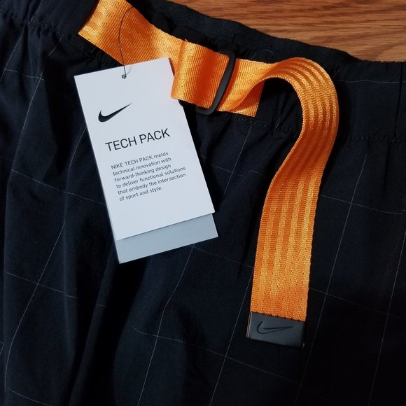 Nike Sportswear NSW Tech Pack Woven Shorts Black Belted BV4458-010 - Picture 12 of 12